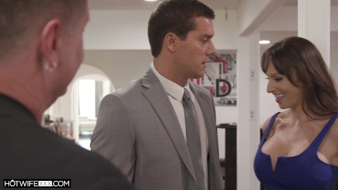 HOTWİFEXXX - Koca Götlü büyük memeli Karısı Kocası izlerken ateşli Emlakçı seksi (Lexi Luna)