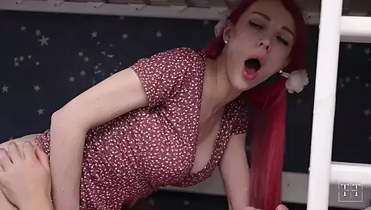 sen benim üvey kardeşimsin, neden yüzümün yanındaki penisinin fotoğrafını çektin?