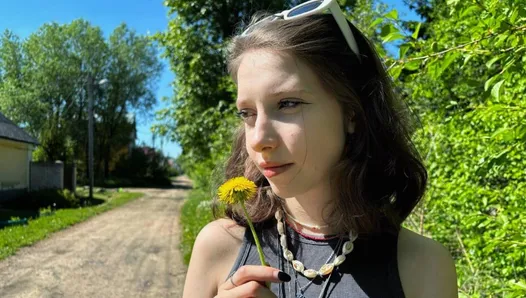 Sokakta Ukraynalı bir kız öğrenci kızla tanıştı ve aynı gün onu becerdi