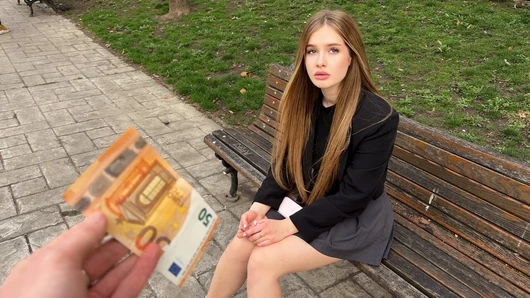 Sevgilisinin Bir Başına Bıraktığı Gül Gibi Hatunu Evimde Ağırlayıp Sikimde Uyutuyorum