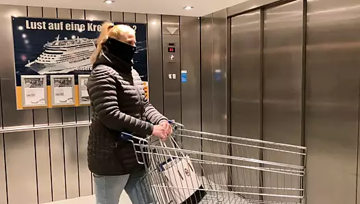 dükkanda fan tarafından tanınan! ao anal sikildi ve topları boş emdi! bir sonraki hayran buluşmam olacak mısın?