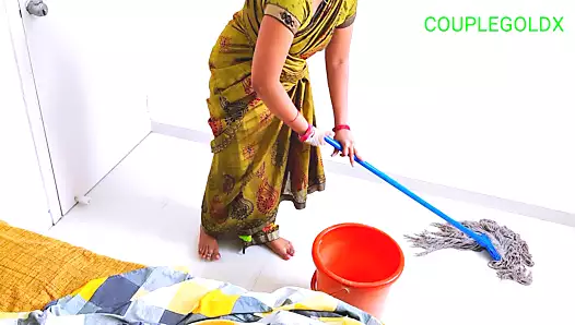 komal ke pati pocha marne vali ke sath pocha marte samay merhaba chudai ki