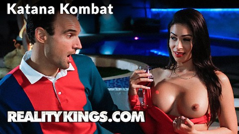 Reality Kings - Sıkılmış Latin ev hanımı Katana Kombat beta kocasını sikiyor