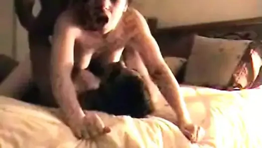 beyaz kadın fena iki siyah adam tarafından dped