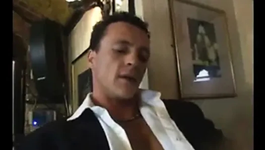 isteksiz kadın barda groupsex katıldı