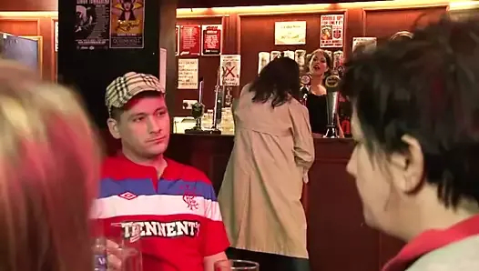 ingiliz milf - gerçek ev hanımları 14