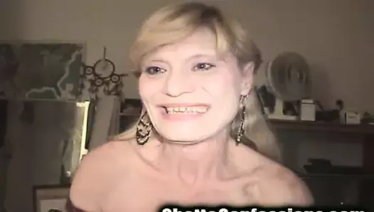 getto büyükanne gelin moruk gremlin genç pis penis emiyor!