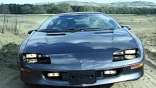 Bir büyük boobed sarışın Fransız bride  çük içinde the göt içinde the araba