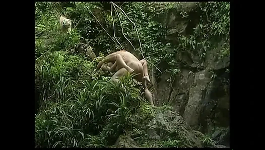 El değmemiş vahşi ormanlarda sınırsız seks