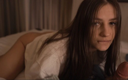 Sadece Biraz Gizlilik İstiyordum, Ama Yakışıklı Üvey Kızım Bana Katılmaya Karar Verdi